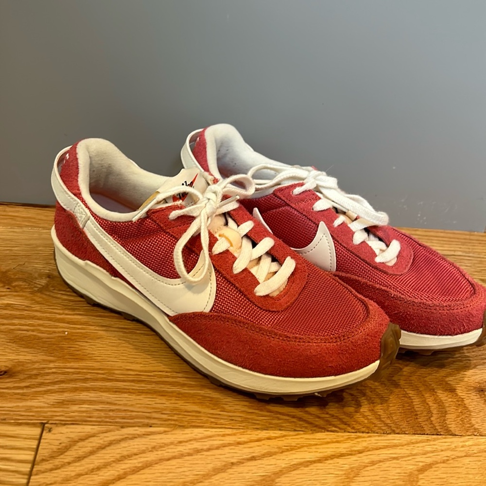 Women’s nike retro waffle debut sneakers pink Barely worn